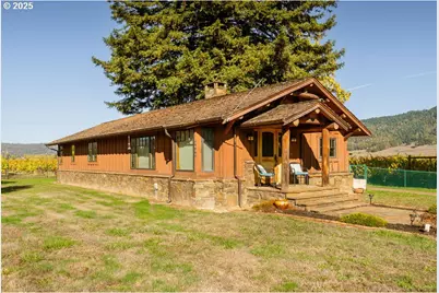 8690 Lookingglass Rd, Roseburg, OR 97471 - Photo 5