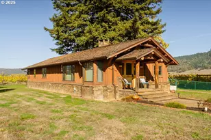 8690 Lookingglass Rd, Roseburg, OR 97471 - Photo 5