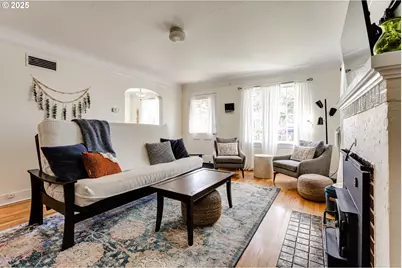 439 Almaden St, Eugene, OR 97402 - Photo 3