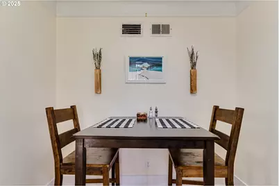 439 Almaden St, Eugene, OR 97402 - Photo 9