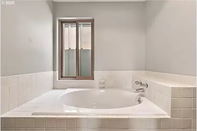 9480 SW Lakeside Dr, Portland, OR 97224 - Photo 29