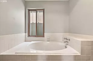 9480 SW Lakeside Dr, Portland, OR 97224 - Photo 29