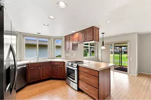 9480 SW Lakeside Dr, Portland, OR 97224 - Photo 15