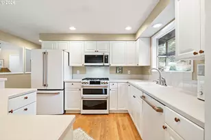 1220 Farrview Ct, West Linn, OR 97068 - Photo 13