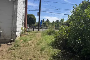 1725 NE 102nd Ave, Portland, OR 97220 - Photo 27