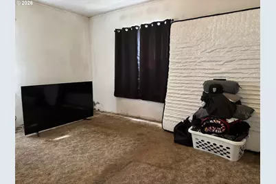 1725 NE 102nd Ave, Portland, OR 97220 - Photo 7