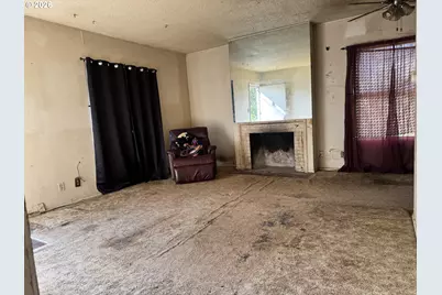 1725 NE 102nd Ave, Portland, OR 97220 - Photo 5