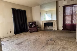 1725 NE 102nd Ave, Portland, OR 97220 - Photo 5