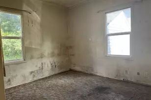 1725 NE 102nd Ave, Portland, OR 97220 - Photo 9