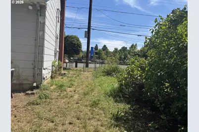 1725 NE 102nd Ave, Portland, OR 97220 - Photo 23