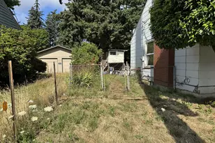 1725 NE 102nd Ave, Portland, OR 97220 - Photo 27