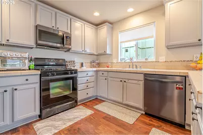 4129 Winners Circle SE, Albany, OR 97322 - Photo 11