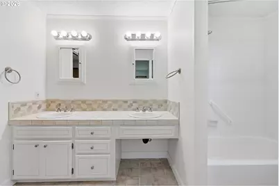 1596 NW Riverview Ave, Gresham, OR 97030 - Photo 17