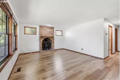 1596 NW Riverview Ave, Gresham, OR 97030 - Photo 9