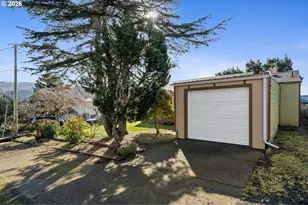 111 Cypress Ave, Garibaldi, OR 97118 - Photo 21