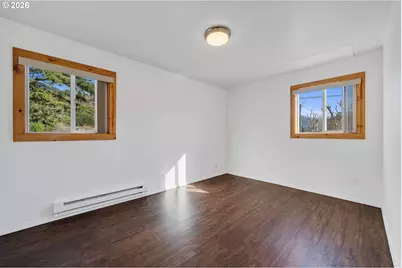 111 Cypress Ave, Garibaldi, OR 97118 - Photo 13