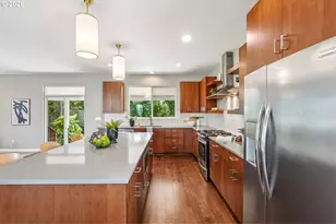 1336 NE Holland St, Portland, OR 97211 - Photo 11