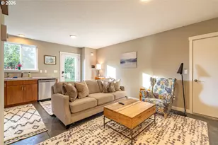 1336 NE Holland St, Portland, OR 97211 - Photo 35