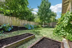 1336 NE Holland St, Portland, OR 97211 - Photo 31