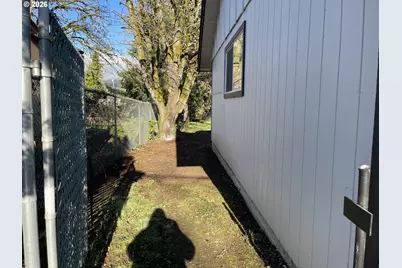 515 SW Monroe St, Sheridan, OR 97378 - Photo 3