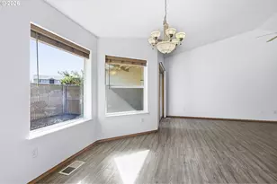 330 NE Fircrest Pl, McMinnville, OR 97128 - Photo 13