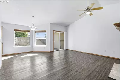 330 NE Fircrest Pl, McMinnville, OR 97128 - Photo 7