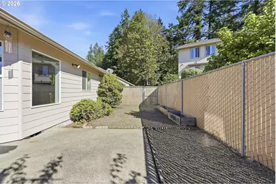 330 NE Fircrest Pl, McMinnville, OR 97128 - Photo 29
