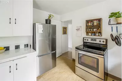 11602 SE Main St, Portland, OR 97216 - Photo 19