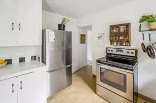 11602 SE Main St, Portland, OR 97216 - Photo 19