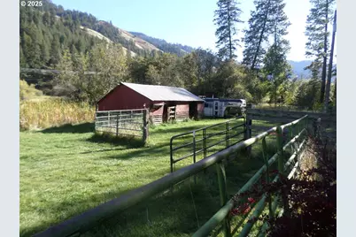 59075 Upper Imnaha Rver Rd, Imnaha, OR 97842 - Photo 9