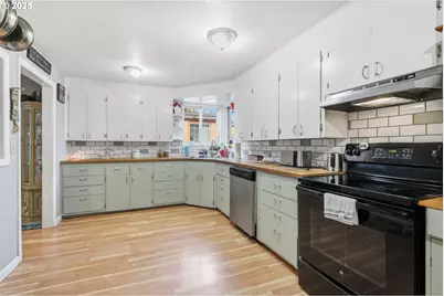 2316 SE 141st Ave, Portland, OR 97233 - Photo 13