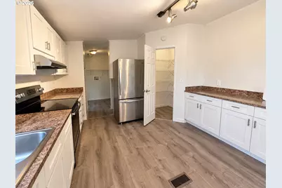 94255 4th St, Gold Beach, OR 97444 - Photo 17
