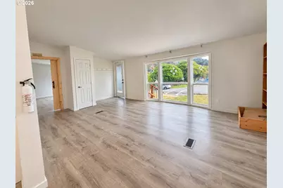 94255 4th St, Gold Beach, OR 97444 - Photo 7
