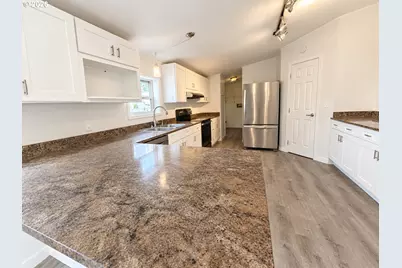 94255 4th St, Gold Beach, OR 97444 - Photo 15