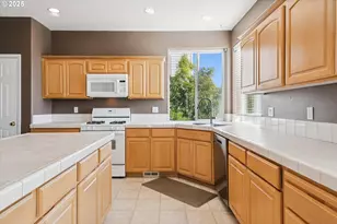 15330 SE Ogden Dr, Portland, OR 97236 - Photo 11