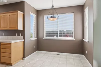 15330 SE Ogden Dr, Portland, OR 97236 - Photo 13