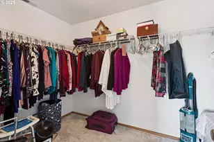 15330 SE Ogden Dr, Portland, OR 97236 - Photo 21