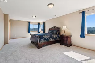 15330 SE Ogden Dr, Portland, OR 97236 - Photo 17