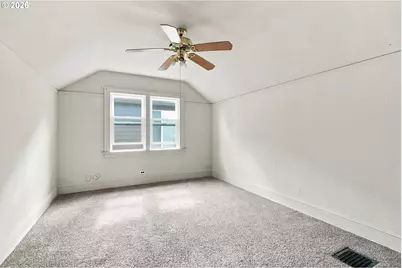 4833 N Commercial Ave, Portland, OR 97217 - Photo 33
