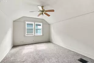4833 N Commercial Ave, Portland, OR 97217 - Photo 33