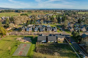 759 SE Elm St, Dundee, OR 97115 - Photo 39