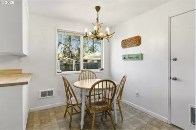 759 SE Elm St, Dundee, OR 97115 - Photo 9