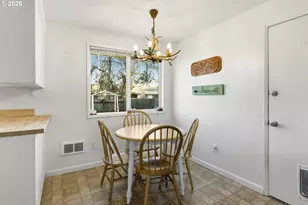 759 SE Elm St, Dundee, OR 97115 - Photo 9