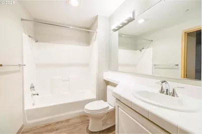 125 N Hayden Bay Dr, Portland, OR 97217 - Photo 23