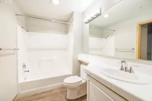 125 N Hayden Bay Dr, Portland, OR 97217 - Photo 23