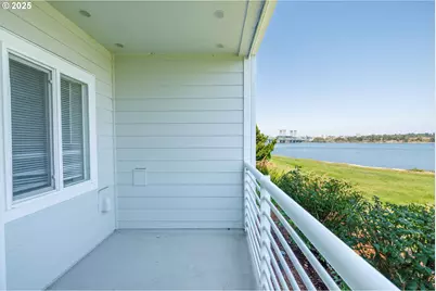 125 N Hayden Bay Dr, Portland, OR 97217 - Photo 27