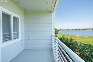 125 N Hayden Bay Dr, Portland, OR 97217 - Photo 27