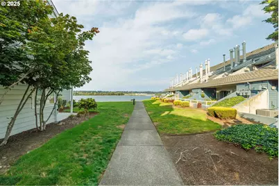 125 N Hayden Bay Dr, Portland, OR 97217 - Photo 31