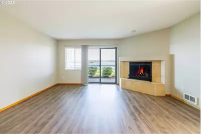 125 N Hayden Bay Dr, Portland, OR 97217 - Photo 5