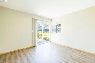 125 N Hayden Bay Dr, Portland, OR 97217 - Photo 15